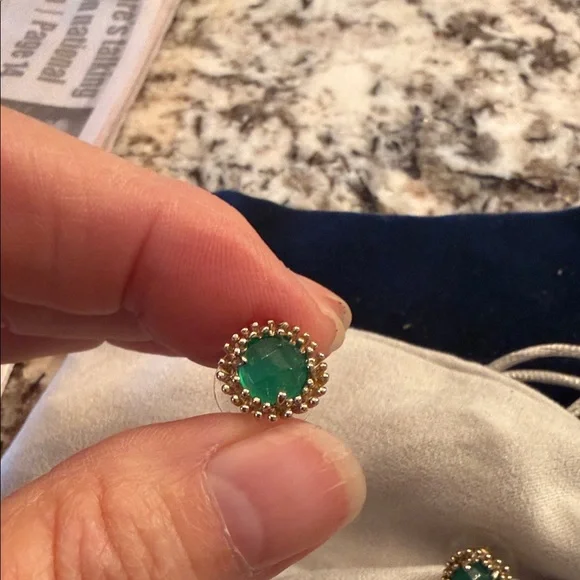 Kendra Scott Carly Classic Green Stone Halo Stud Earrings. Vintage - Picture 2 of 4